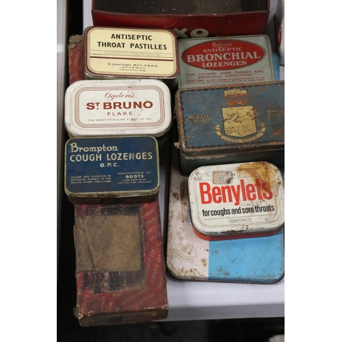 1069 - A QUANTITY OF VINTAGE TINS TOGETHER WITH A PANORAMA ILLUMINATED VIEWER, MAGNETIC ROLL LIGHT LAMP ETC... 