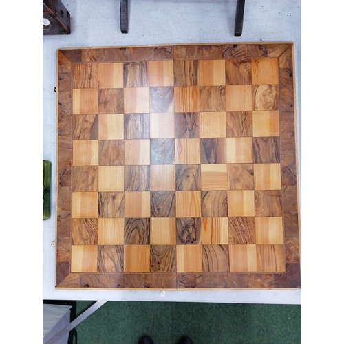 40 - A HAND CARVED WOODEN CHESS SET FROM TAMIL SOUTH INDIA
