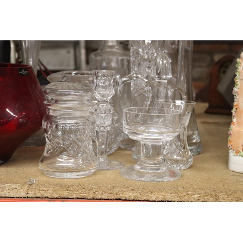 1079 - A QUANTITY OF GLASSWARE TO INCLUDE A RED DARTINGTON BOWL, SWEET JAR, VASES, ETC.,