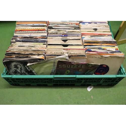 1105 - A VERY LARGE QUANTITY OF 45 RPM VINYL SINGLE RECORDS TO INCLUDE, SQUEEZE, THE POLICE, SOFT CELL, CHA... 