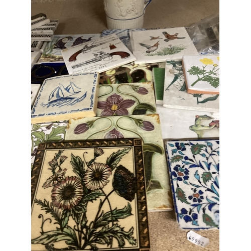 1329 - A COLLECTION OF VINTAGE TILES TO INCLUDE FLORAL DECORATED