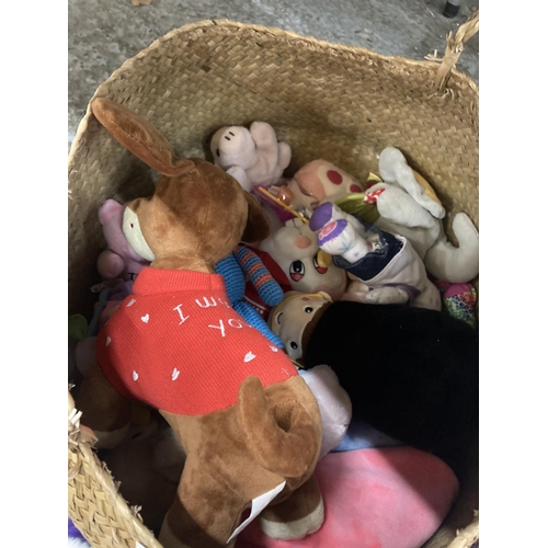 478 - A BASKET CONTAINING A QUANTITY OF SOFT TOYS SOME WITH TAGS