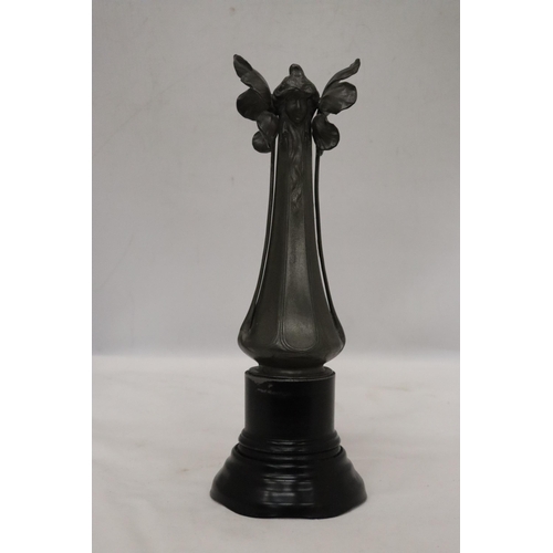 11 - AN IMPERIAL ZINN B & G PEWTER VASE IN AN ART NOUVEAU STYLE