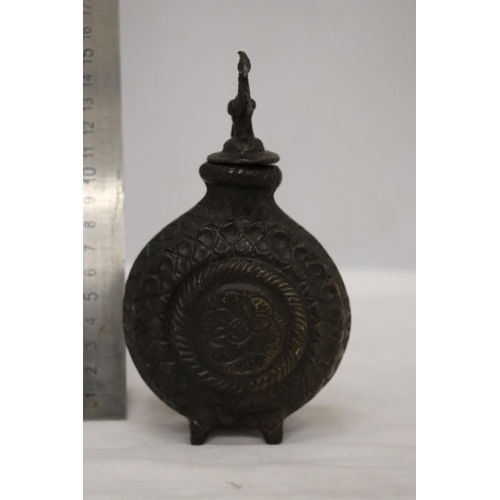 21 - A DECORATIVE BRONZE INCENSE BURNER