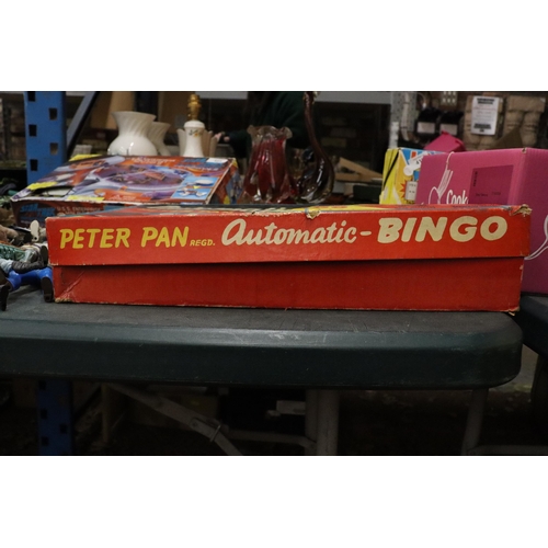 421 - AN EARLY 1960'S, PETER PAN AUTOMATIC BINGO, VENDOR STATES NEVER PLAYED WITH