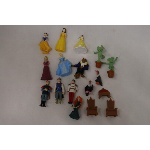 443 - A COLLECTION OF SMALL DISNEY PRINCESSES, PRINCES AND EXTRAS