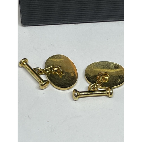 533 - TWO PAIRS OF GOLD PLATED CUFFLINKS IN A PRESENTATION BOX