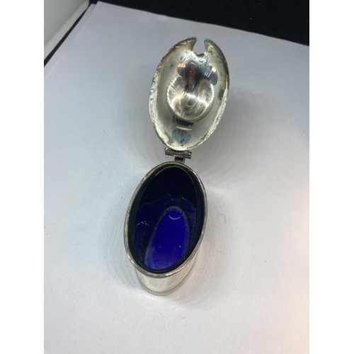 95 - A HALLMARKED SHEFFIELD LIDDED POT WITH BLUE GLASS LINER WEIGHT WITHOUT LINER 43.4 GRAMS