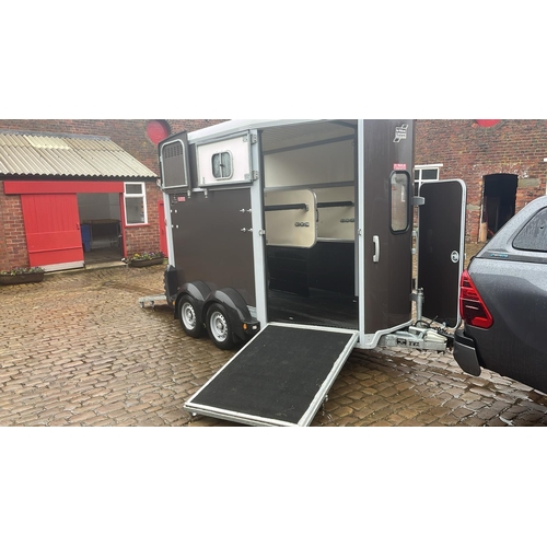 10 - 2017 IFOR WILLIAMS HB506 TWIN AXLE HORSE TRAILER +VAT