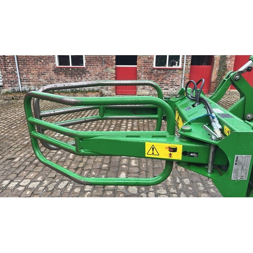 21 - 2014 MCHALE R5 BALE SQUEEZE SERIAL NUMBER 386548 + VAT