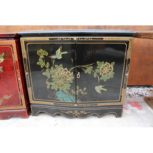 2513 - A 19TH CENTURY STYLE EBONISED TWO-DOOR SIDE CABINET WITH CHINOISERIE DECORATION, 32