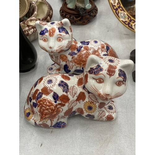 116 - A PAIR OF IMARI CATS