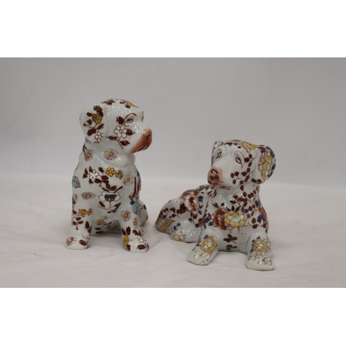 152 - A PAIR OF IMARI DOGS