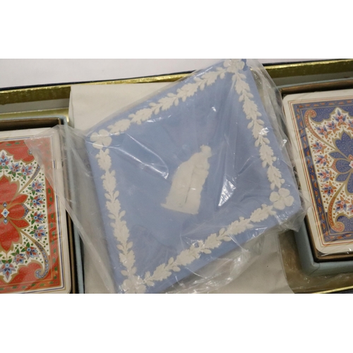 155 - A WADDINGTONS WEDGWOOD JASPER CARD TRAY WITH PLAYING CARDS