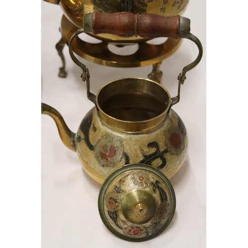 170 - TWO BRASS KETTLES, A CLOISONNE KETTLE AND A TRIVET