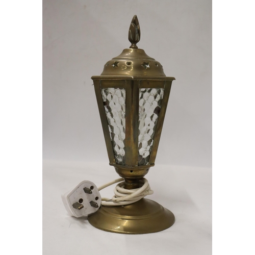 190 - A VINTAGE BRASS, LANTERN STYLE LAMP, HEIGHT 29CM