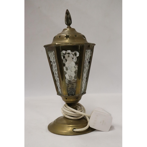 190 - A VINTAGE BRASS, LANTERN STYLE LAMP, HEIGHT 29CM