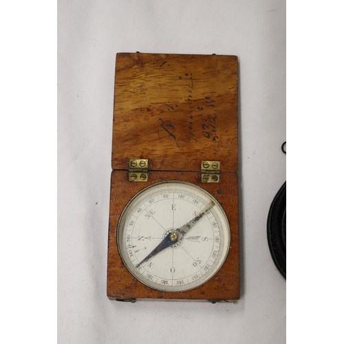 194 - A VINTAGE COMPASS IN AN OAK CASE, A COMPENSATED FOR TEMPERATURE INSTUMENT, MADE BY S & M, DYSON & SO... 