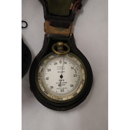 194 - A VINTAGE COMPASS IN AN OAK CASE, A COMPENSATED FOR TEMPERATURE INSTUMENT, MADE BY S & M, DYSON & SO... 