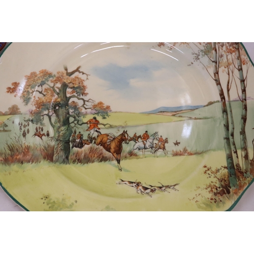 230 - TWO COLLECTORS PLATES TO INCLUDE A ROYAL DOULTON FOX HUNTING DINNER PLATE AND ORIENTAL STYLE CAULDON... 