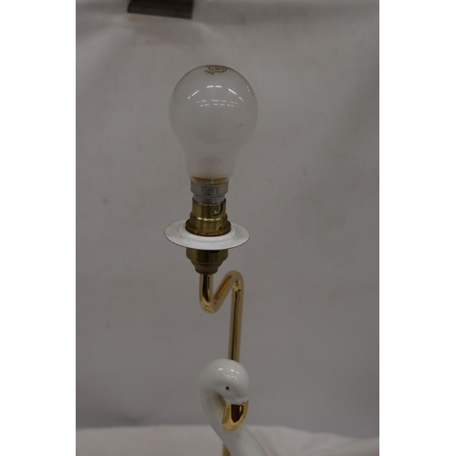 296 - A CERAMIC WHITE AND GOLD STORK LAMP, WORKING AT TIME OF CATALOGUING, NO WARRANTY GIVEN, HEIGHT 47CM