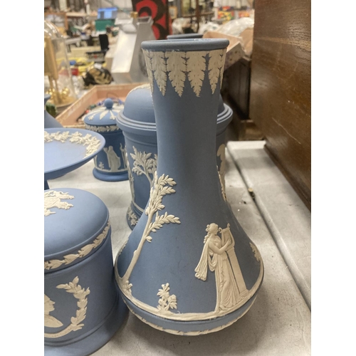 912 - A LARGE QUANTITY OF WEDGWOOD JASPERWARE TO INCLUDE A TOBACCO JAR, VASES, TRINKET BOXES, PIN DISHES, ... 