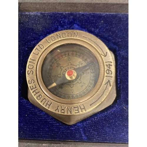 924 - A BOXED BRASS SUNDIAL COMPASS