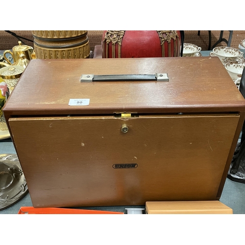 80 - A UNION ENGINEERS CHEST WITH FIVE GRADUATED DRAWERS AND TOOLS TO INCLUDE GAUGES, CALIPERS, HAMMER ET... 