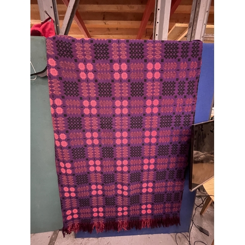 90 - A PURPLE LIQUORICE AND PINK PURE WOOL WELSH FRINGED TAPESTRY BLANKET 246CM X 200CM