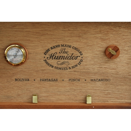 1597 - A VINTAGE 'THE HUMIDOR' LIDDED CIGAR BOX