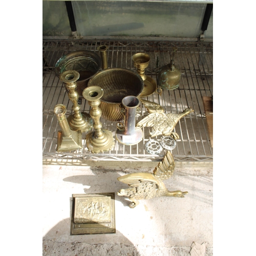 1601 - AN ASSORTMENT OF BRASS WARE TO INCLUDE CANDLESTICKS, PLANTERS AND DUCK WALL PLAQUES ETC