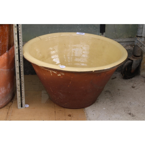 1609 - A GLAZED TERRACOTTA BOWL PLANTER