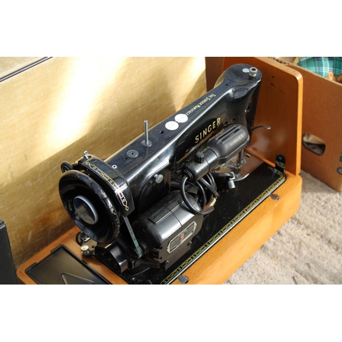 1810 - AN ELECTRIC SINGER SEWING MACHINE WITH FOOT PEDAL AND CARRY CASE, WORKING AT TIME OF CATALOGUING, NO... 