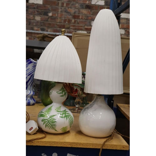 906 - TWO CERAMIC TABLE LAMPS WITH CERAMIC SHADES