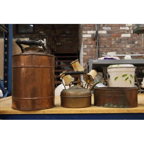 910 - THREE PIECES OF VINTAGE COPPER TO INCLUDE A KETTLE, PLANTER AND BUCKET