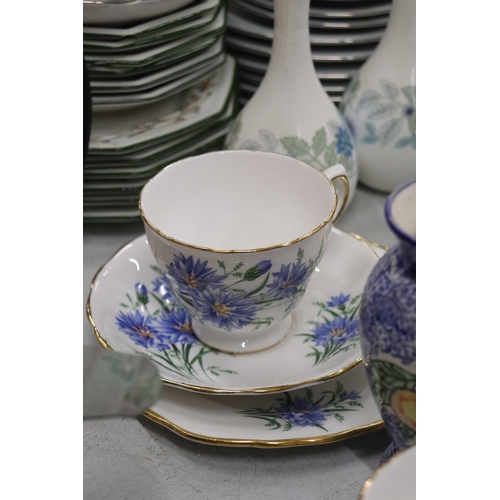 987 - A MIXED COLLECTION OF TEAWARE TO INCLUDE ROYAL VALE, CROWN MING, ETERNAL BEAU, ETC, CUPS, SAUCERS, S... 