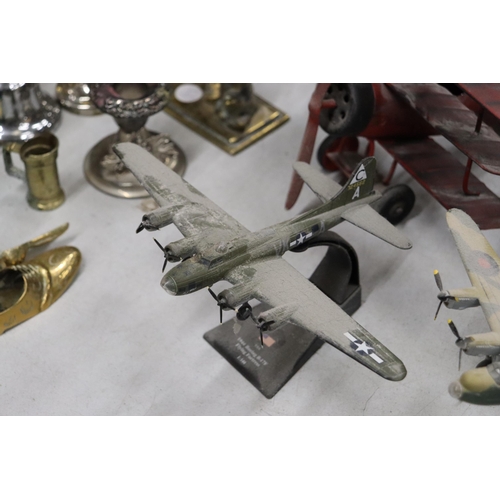 989 - FOUR AEROPLANE MODELS TO INCLUDE TWO TIN PLATE PLUS AN AVRO LANCASTER AND A 1944 BOEING B-17F FLYING... 