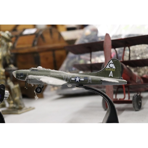 989 - FOUR AEROPLANE MODELS TO INCLUDE TWO TIN PLATE PLUS AN AVRO LANCASTER AND A 1944 BOEING B-17F FLYING... 