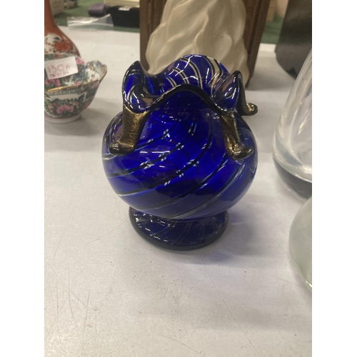 140A - A VICTORIAN BRISTOL BLUE VASE, HEIGHT 12CM