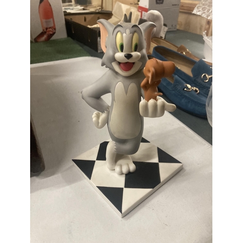 160A - A COALPORT TOM AND JERRY FIGURE, HEIGHT 20CM