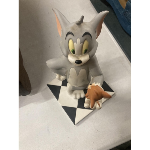 160A - A COALPORT TOM AND JERRY FIGURE, HEIGHT 20CM