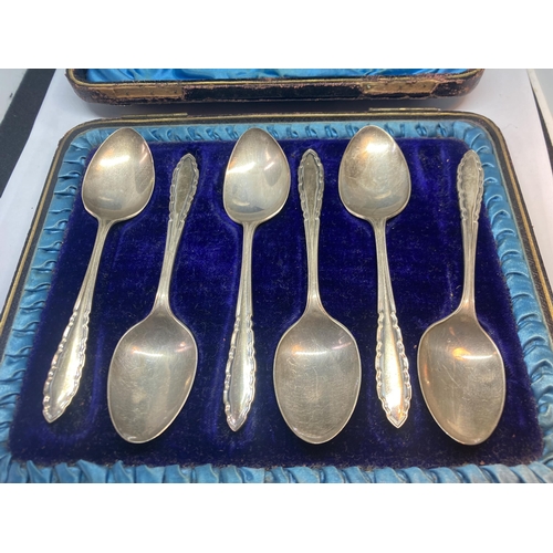 87 - A SET OF HALLMARKED BIRMINGHAM SILVER TEASPOONS IN A PRESENTATION BOX