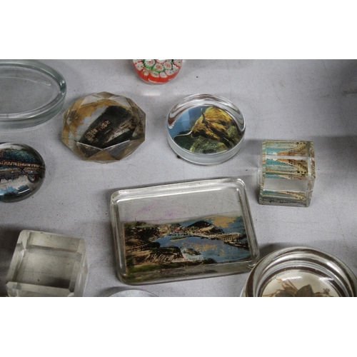 1179 - TWENTY ONE COLLECTABLE PAPER WEIGHTS TO INCLUDE BLACKPOOL SCENES ETC