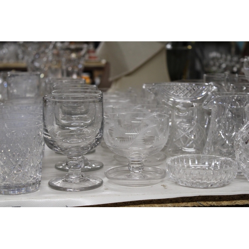 1187 - A LARGE COLLECTION OF GLASSWARE TO INCLUDE DESSERT DISHES, JUGS, WINE GLASSES ETC