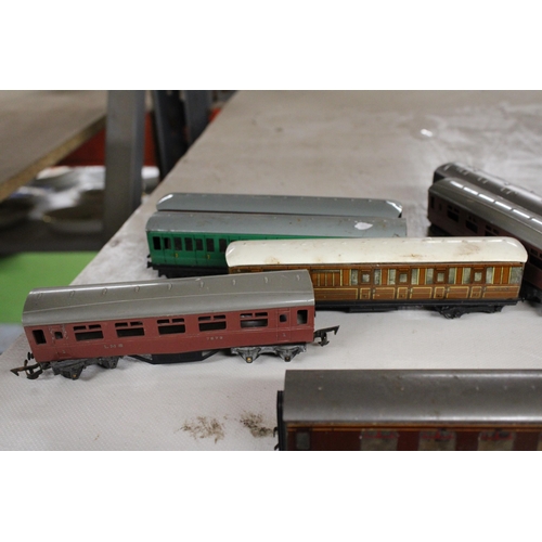 1189 - SEVEN MODEL RAILWAY CARRIAGES