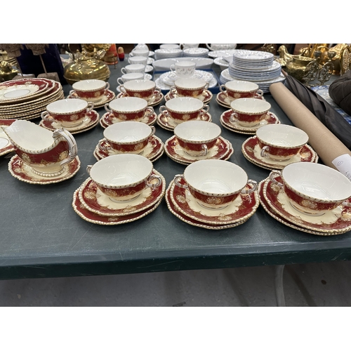 86 - AN EIGHTY EIGHT PIECE ROYAL WORCESTER HATFIELD RED DINNER SERVICE GOLD SHELLS AND LEAVES WITH A RED ... 