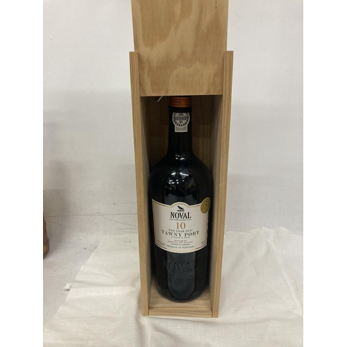 447 - A 75CL BOTTLE OF NOVAL 10 YEAR OLD TAWNY PORT IN A WOODEN BOX