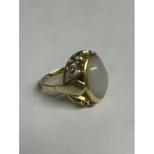 550 - A 14CT GOLD DRESS RING, SIZE L. WEIGHT 5.09 GRAMS