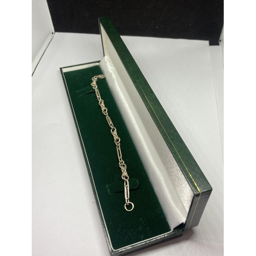 583 - A SILVER BRACELET IN A PRESENTATION BOX