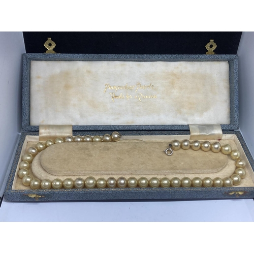 592 - A PEARL NECKLACE IN A PRESENTATION BOX